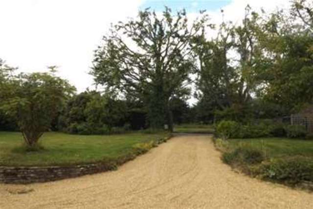  Image of 6 bedroom Detached house to rent in Kerves Lane Horsham RH13 at Horsham, RH13 6RJ