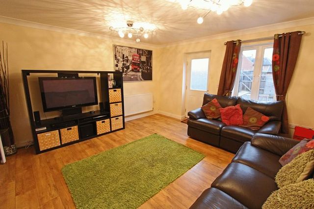  Image of 3 bedroom Terraced house to rent in Kestrel Drive Bourne PE10 at Kestrel Drive  Bourne, PE10 0BX