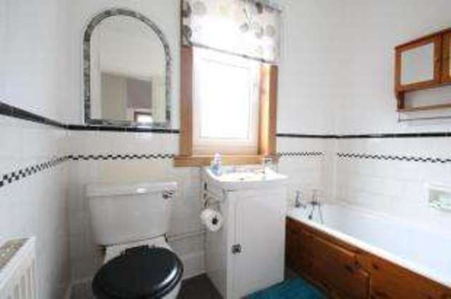  Image of 3 bedroom Semi-Detached house for sale in Kilpatrick Gardens Clarkston Glasgow G76 at Clarkston  Clarkston, G76 7RG