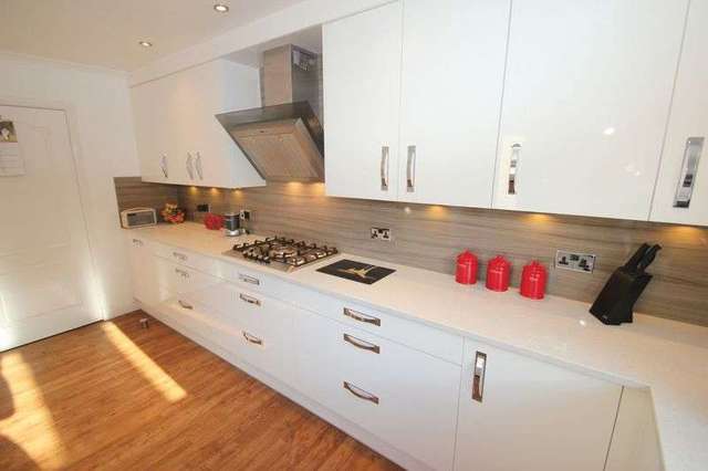  Image of 3 bedroom Detached house for sale in King O