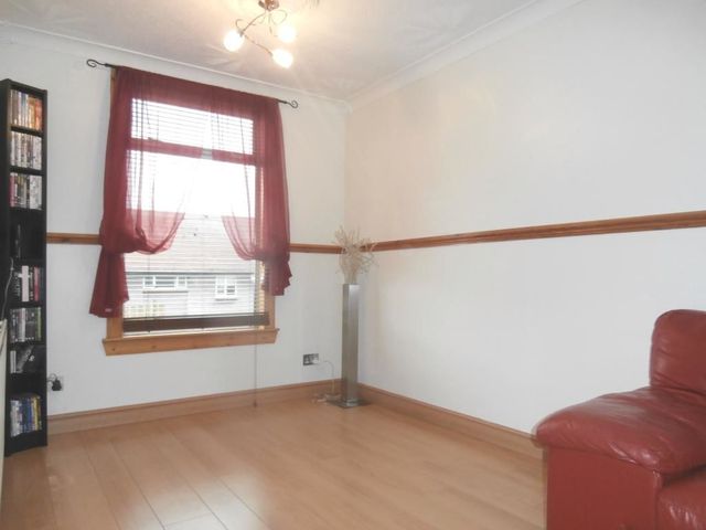  Image of 2 bedroom Flat to rent in Kyle Avenue Cowie Stirling FK7 at Plean Stirling Stirling, FK7 7DF