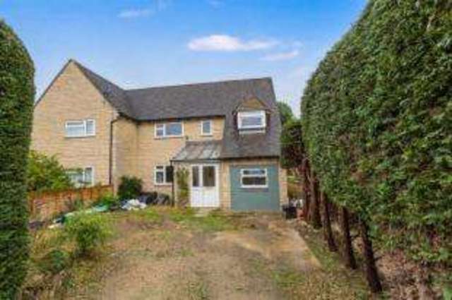  Image of 3 bedroom Semi-Detached house for sale in Lamberts Field Bourton-on-the-Water Cheltenham GL54 at Bourton-on-the-Water Cheltenham Bourton-on-the-Water, GL54 2EH
