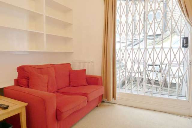  Image of 3 bedroom Detached house to rent in Lamb