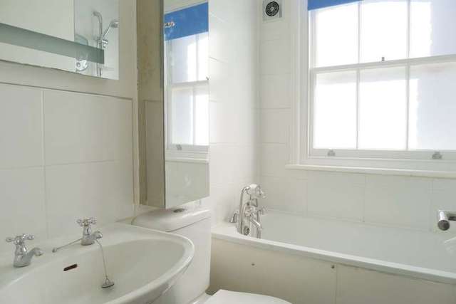  Image of 3 bedroom Detached house to rent in Lamb