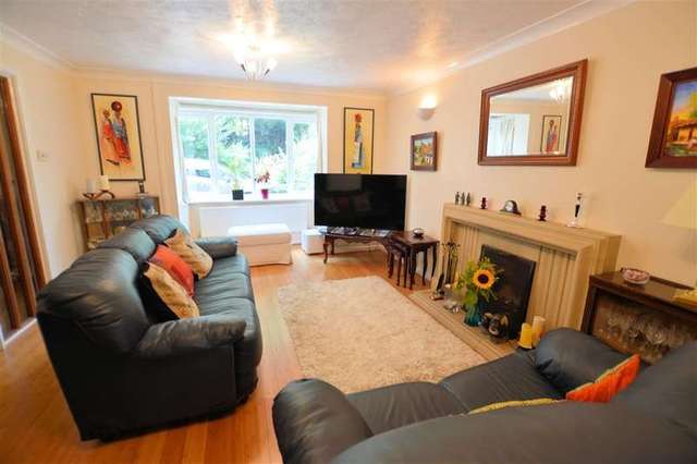  Image of 4 bedroom Detached house for sale in Lamden Way Burghfield Common Reading RG7 at Burghfield Common  Reading, RG7 3LZ