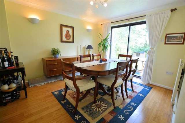  Image of 4 bedroom Detached house for sale in Lamden Way Burghfield Common Reading RG7 at Burghfield Common  Reading, RG7 3LZ
