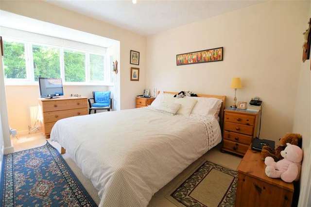  Image of 4 bedroom Detached house for sale in Lamden Way Burghfield Common Reading RG7 at Burghfield Common  Reading, RG7 3LZ