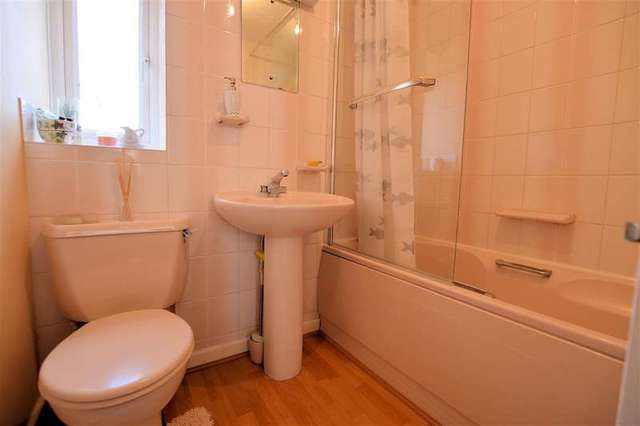  Image of 4 bedroom Detached house for sale in Lamden Way Burghfield Common Reading RG7 at Burghfield Common  Reading, RG7 3LZ