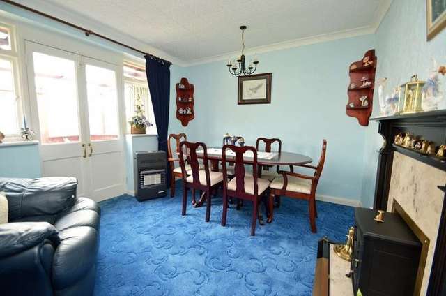  Image of 3 bedroom Detached house for sale in Landseer Close Hillmorton Rugby CV21 at Landseer Close  Rugby, CV21 4DE