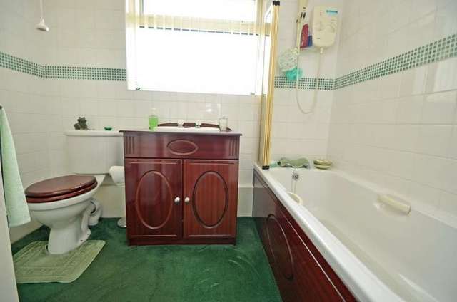  Image of 3 bedroom Detached house for sale in Landseer Close Hillmorton Rugby CV21 at Landseer Close  Rugby, CV21 4DE