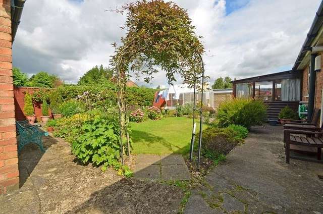  Image of 3 bedroom Detached house for sale in Landseer Close Hillmorton Rugby CV21 at Landseer Close  Rugby, CV21 4DE