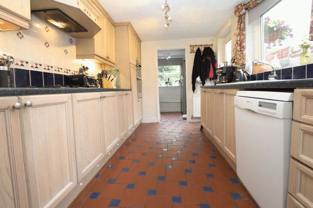  Image of 3 bedroom Detached house for sale in Lawn Lane Hemel Hempstead HP3 at Lawn Lane  Hemel Hempstead, HP3 9JF