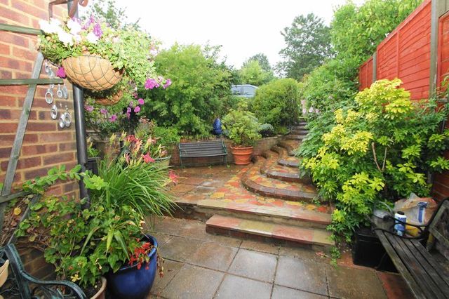  Image of 3 bedroom Detached house for sale in Lawn Lane Hemel Hempstead HP3 at Lawn Lane  Hemel Hempstead, HP3 9JF