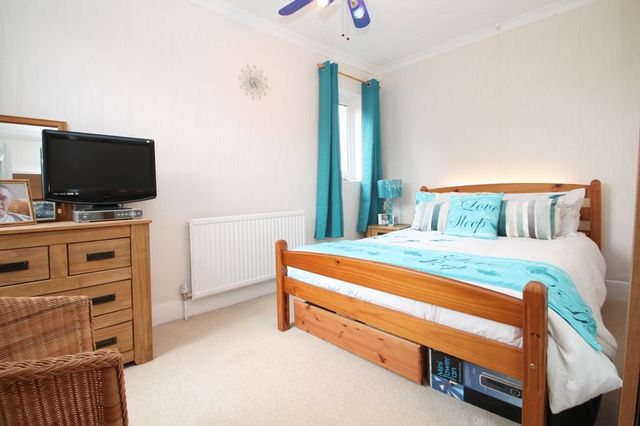  Image of 3 bedroom Detached house for sale in Lawn Lane Hemel Hempstead HP3 at Lawn Lane  Hemel Hempstead, HP3 9JF