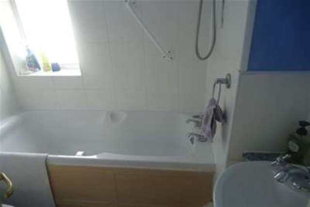  Image of 3 bedroom Detached house to rent in Lightwoods Hill Bearwood Smethwick B67 at Smethwick, B67 5DY