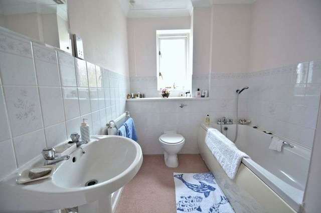  Image of 4 bedroom Detached house for sale in Limetrees Chilton Didcot OX11 at Limetrees Chilton Didcot, OX11 0HY