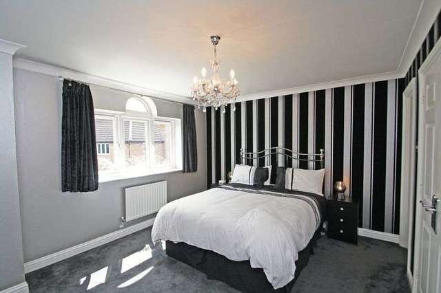  Image of 5 bedroom Detached house for sale in Lincolns Mead Lingfield RH7 at Lincolns Mead  Lingfield, RH7 6TA
