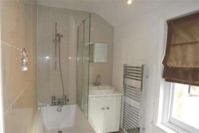  Image of 1 bedroom Maisonette to rent in Little Roke Avenue Kenley CR8 at Kenley, CR8 5NN