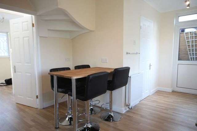  Image of 3 bedroom Semi-Detached house to rent in Lodge Road Fetcham Leatherhead KT22 at Lodge Road  LEATHERHEAD, KT22 9QY