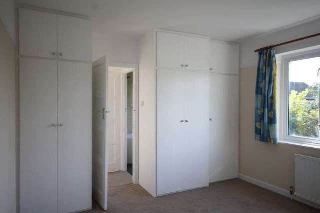  Image of 3 bedroom Semi-Detached house to rent in Lodge Road Fetcham Leatherhead KT22 at Lodge Road  LEATHERHEAD, KT22 9QY