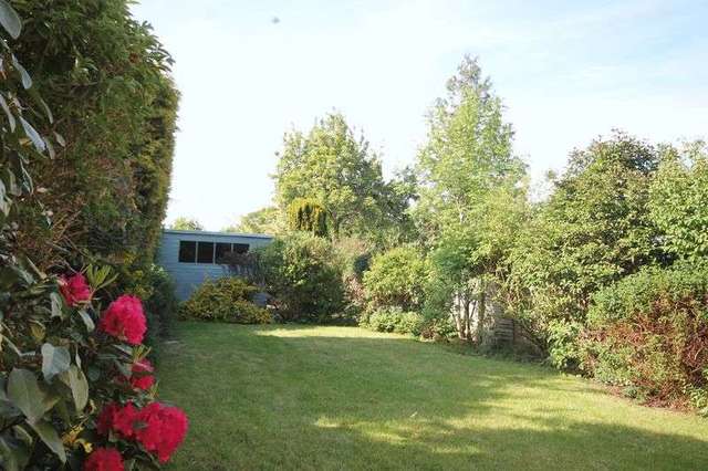  Image of 3 bedroom Semi-Detached house to rent in Lodge Road Fetcham Leatherhead KT22 at Lodge Road  LEATHERHEAD, KT22 9QY