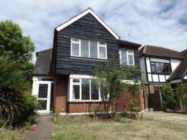  Image of 4 bedroom Detached house for sale in Oakhurst Gardens London E17 at Snaresbrook  Upper Walthamstow, E17 3PX