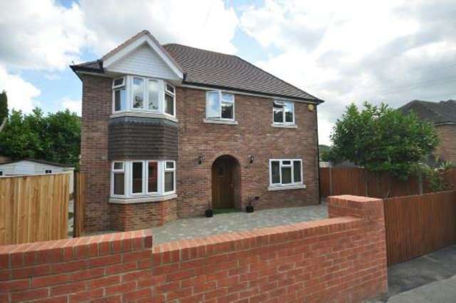  Image of 3 bedroom Detached house for sale in London Road Earley Reading RG6 at London Road  Reading, RG6 1AR