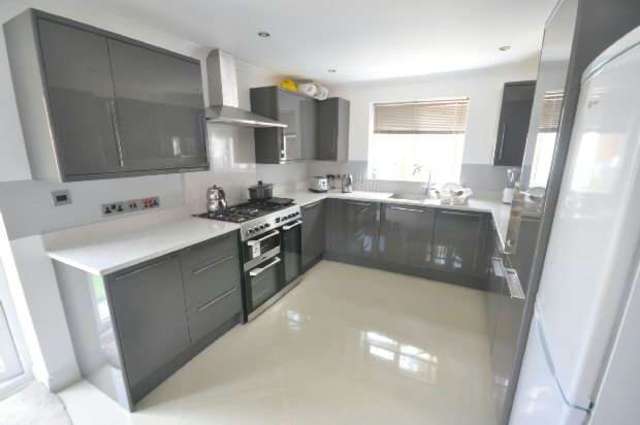  Image of 3 bedroom Detached house for sale in London Road Earley Reading RG6 at London Road  Reading, RG6 1AR
