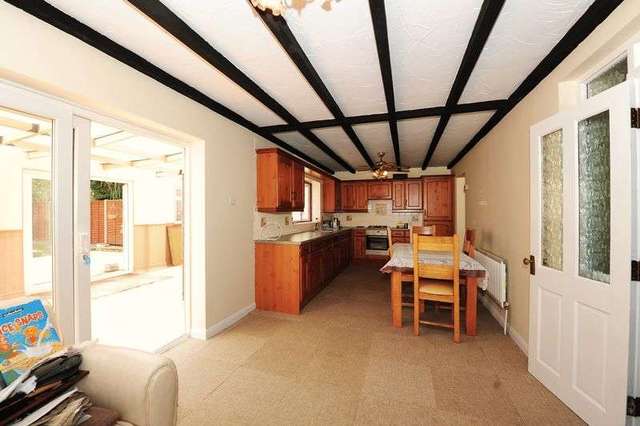  Image of 3 bedroom Semi-Detached house to rent in Long Lane Hillingdon Uxbridge UB10 at Long Lane Hillingdon Uxbridge, UB10 0EQ