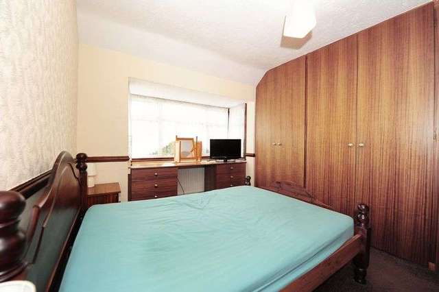  Image of 3 bedroom Semi-Detached house to rent in Long Lane Hillingdon Uxbridge UB10 at Long Lane Hillingdon Uxbridge, UB10 0EQ