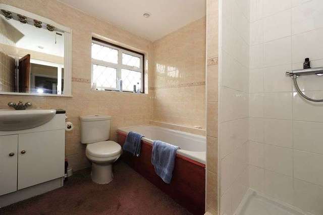  Image of 3 bedroom Semi-Detached house to rent in Long Lane Hillingdon Uxbridge UB10 at Long Lane Hillingdon Uxbridge, UB10 0EQ