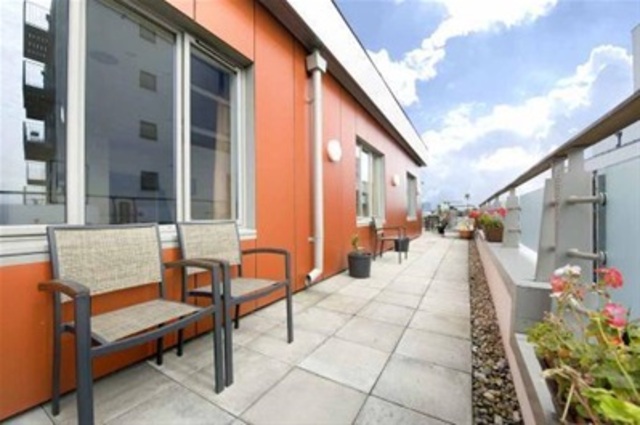  Image of 3 bedroom Property to rent in Long Lane London SE1 at London, SE1 4PD
