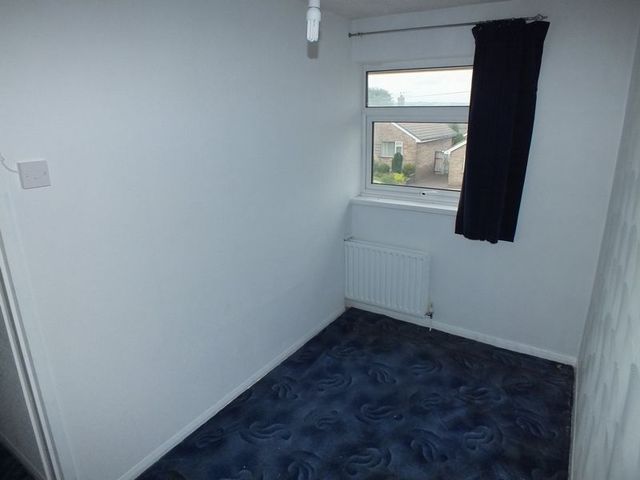  Image of 3 bedroom Semi-Detached house to rent in Lotus Avenue Knypersley Stoke-on-Trent ST8 at Lotus Avenue  Knypersley, ST8 6PS
