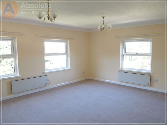  Image of 2 bedroom Flat for sale in Lower Erith Road Torquay TQ1 at Lower Erith Road  Torquay, TQ1 2PX