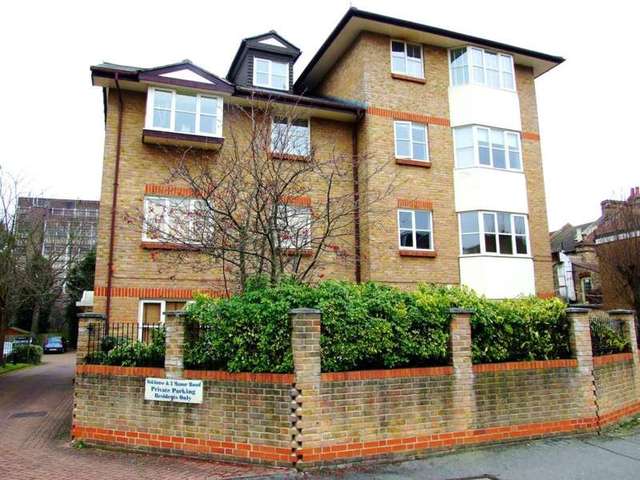  Image of 2 bedroom Flat to rent in Manor Road Sidcup DA15 at Manor Road  Sidcup, DA15 7HX