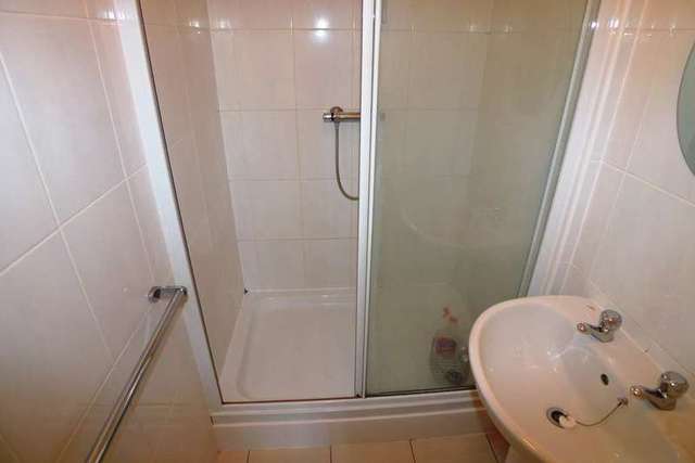 Image of 2 bedroom Flat to rent in Manor Road Sidcup DA15 at Manor Road  Sidcup, DA15 7HX