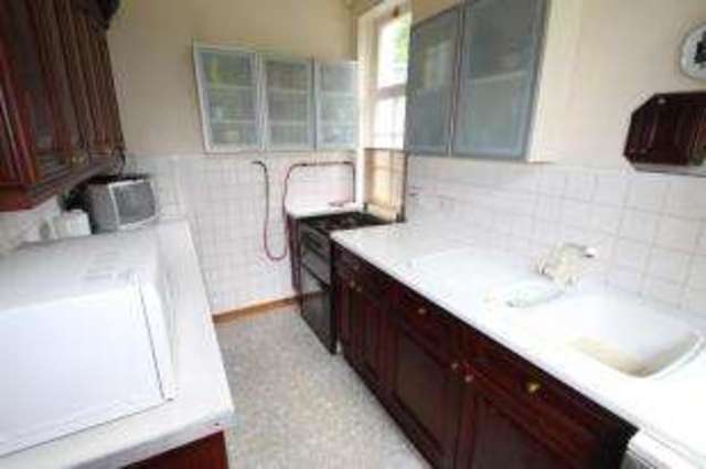  Image of 4 bedroom Semi-Detached house for sale in Maxwell Drive Glasgow G41 at Pollokshields Glasgow Glasgow, G41 5DS