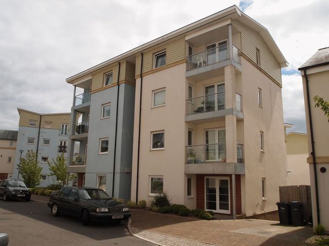  Image of 2 bedroom Flat for sale in Mckay Avenue Torquay TQ1 at Mckay Avenue  Torquay, TQ1 4FD