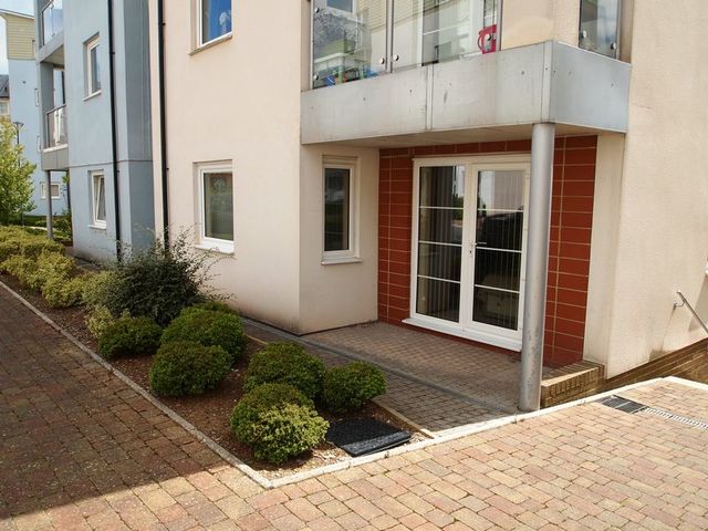  Image of 2 bedroom Flat for sale in Mckay Avenue Torquay TQ1 at Mckay Avenue  Torquay, TQ1 4FD