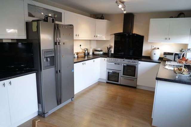  Image of 4 bedroom Detached house for sale in Meden Avenue Warsop Mansfield NG20 at Meden Avenue Warsop Mansfield, NG20 0PP
