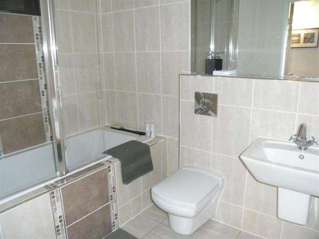  Image of 2 bedroom Apartment to rent in Mellor Road Ashton-under-Lyne OL6 at Mellor Road  Ashton Under Lyne, OL6 6QS