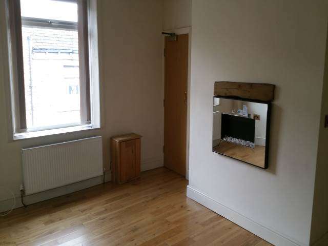  Image of 1 bedroom House Share to rent in Meltham Road Lockwood Huddersfield HD1 at Huddersfield  Huddersfield, HD1 3TJ
