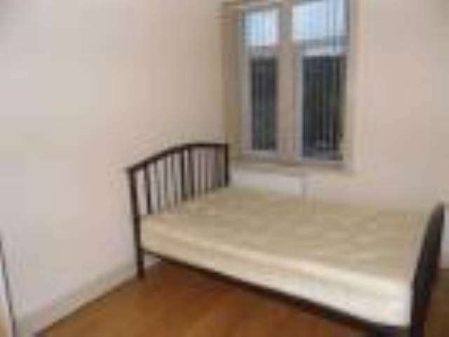  Image of 1 bedroom House Share to rent in Meltham Road Lockwood Huddersfield HD1 at Huddersfield  Huddersfield, HD1 3TJ