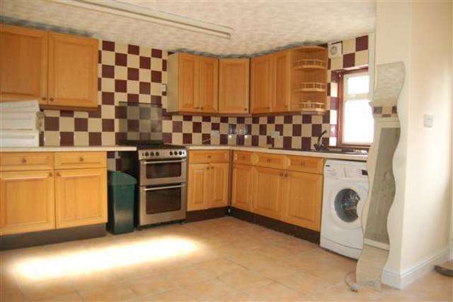  Image of 3 bedroom Terraced house to rent in Milner Road London SW19 at South Wimbledon, SW19 3AB