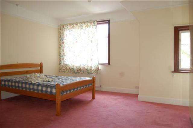  Image of 3 bedroom Terraced house to rent in Milner Road London SW19 at South Wimbledon, SW19 3AB