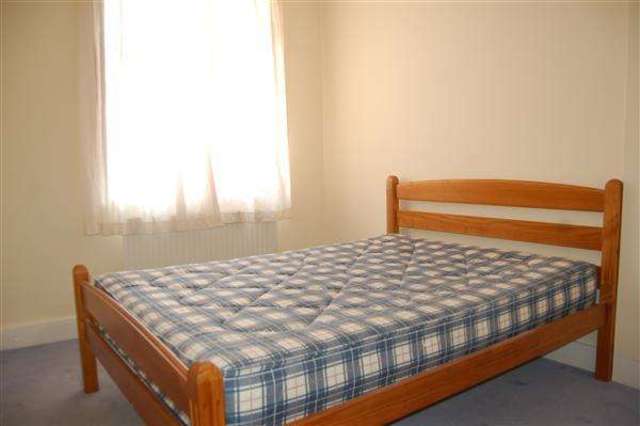  Image of 3 bedroom Terraced house to rent in Milner Road London SW19 at South Wimbledon, SW19 3AB