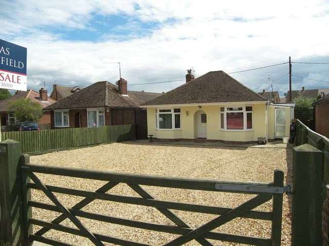  Image of 3 bedroom Detached house for sale in Milton Road Sutton Courtenay Abingdon OX14 at Milton Road Sutton Courtenay Abingdon, OX14 4BX