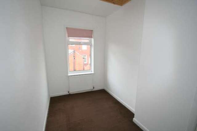  Image of 2 bedroom Terraced house to rent in Molyneux Street Rochdale OL12 at Rochdale OL12 6PZ Rochdale, OL12 6PZ