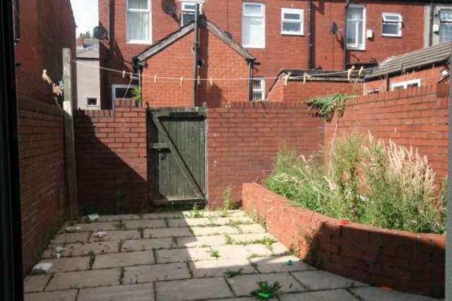  Image of 2 bedroom Terraced house to rent in Molyneux Street Rochdale OL12 at Rochdale OL12 6PZ Rochdale, OL12 6PZ