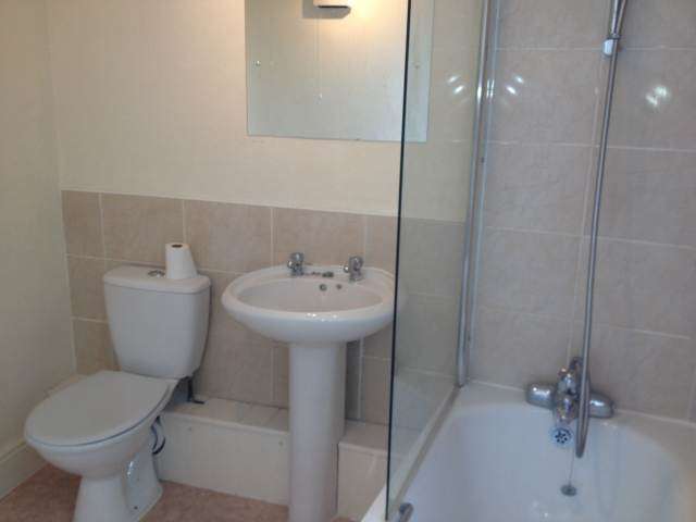  Image of 1 bedroom Flat to rent in Monson Colonnade Monson Road Tunbridge Wells TN1 at Monson Road Tunbridge Wells Royal Tunbridge Wells, TN1 1LY
